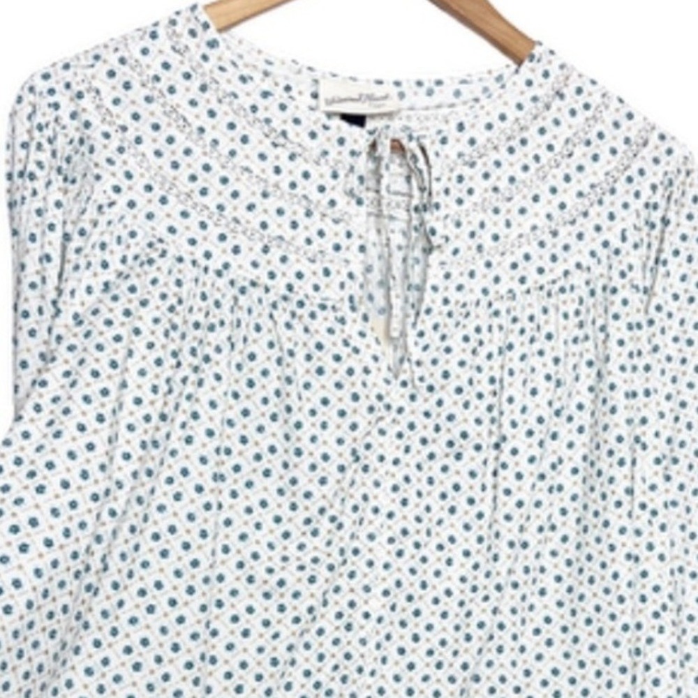 Universal Thread NWT Womens Cream Blue Floral Ditsy Lace Trim Boho Blouse Size M - Picture 3 of 8